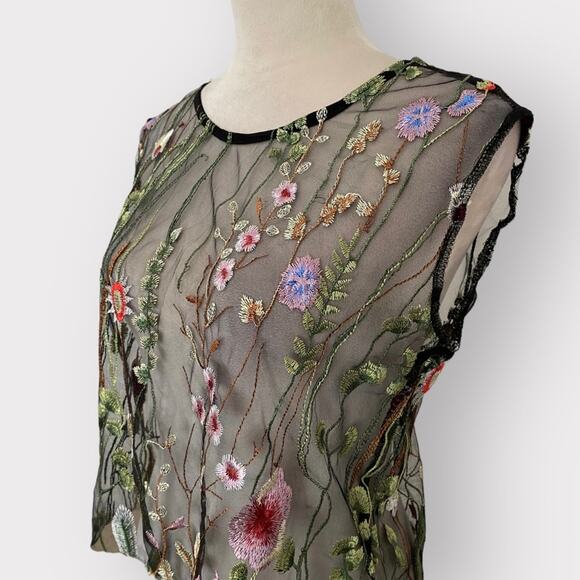 Runway Paris Floral Embroidery Mesh Top Black Size M - Picture 6 of 9